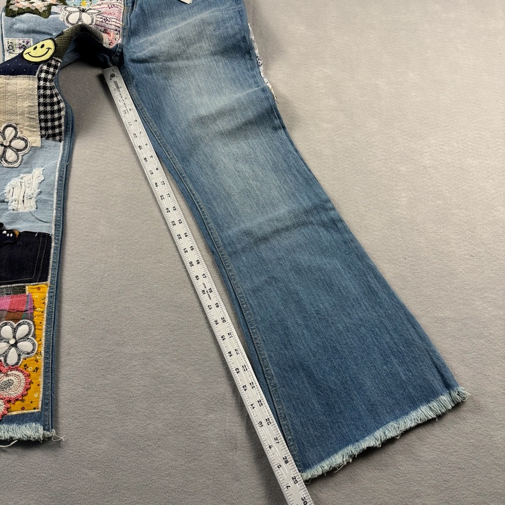 BDG Patchwork Floral Flare Jeans Size 27 NWT Hippie Festival Embroidered - Picture 15 of 15